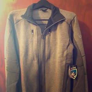 Kühl gray pull over